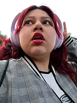 Snapshot of primrose17 chatting on March 15, 9:32 pm primrose17 online show from March 15, 9:32 pm