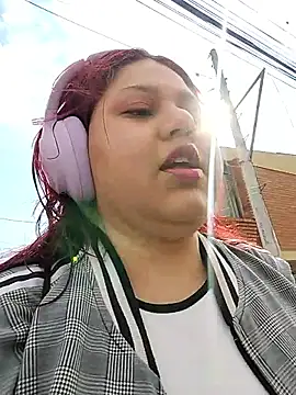 Snapshot of primrose17 chatting on March 22, 8:34 pm primrose17 online show from March 22, 8:34 pm