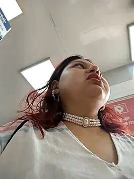 Snapshot of primrose17 chatting on April 1, 8:50 pm primrose17 online show from April 1, 8:50 pm