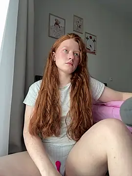 Snapshot of gingerlatte chatting on April 14, 8:42 am gingerlatte online show from April 14, 8:42 am