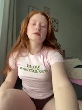 Snapshot of gingerlatte chatting on April 18, 8:07 am gingerlatte online show from April 18, 8:07 am