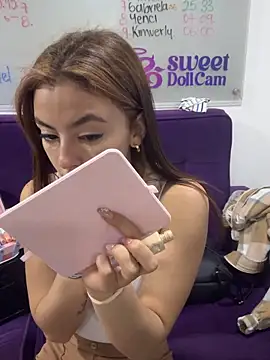 Snapshot of __Nahomy chatting on April 6, 12:06 pm Nahomy online show from April 6, 12:06 pm