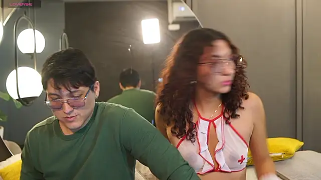 Snapshot of Mia_and_Belmonth chatting on March 21, 7:06 pm Mia and Belmonth online show from March 21, 7:06 pm