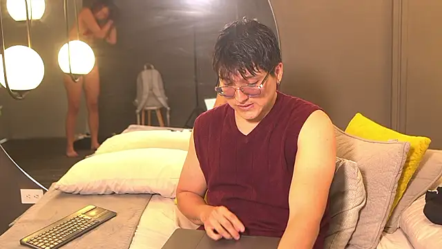 Snapshot of Mia_and_Belmonth chatting on March 25, 6:47 pm Mia and Belmonth online show from March 25, 6:47 pm