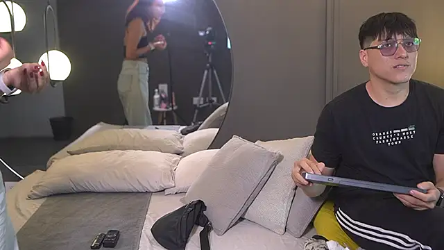 Snapshot of Mia_and_Belmonth chatting on March 27, 6:51 pm Mia and Belmonth online show from March 27, 6:51 pm