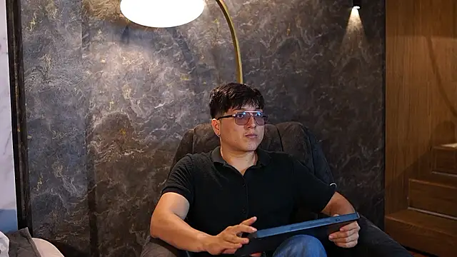 Snapshot of Mia_and_Belmonth chatting on March 29, 7:25 pm Mia and Belmonth online show from March 29, 7:25 pm