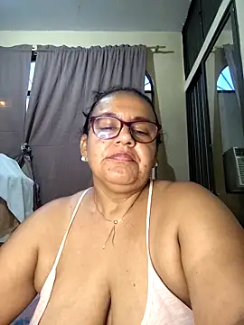 Snapshot of Roxy_77 chatting on March 8, 11:25 am Roxy 77 online show from March 8, 11:25 am