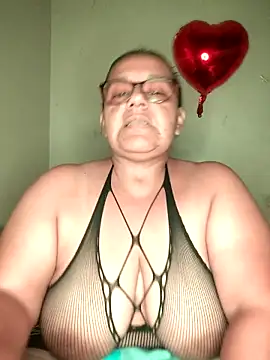 Snapshot of Roxy_77 chatting on March 24, 8:52 am Roxy 77 online show from March 24, 8:52 am