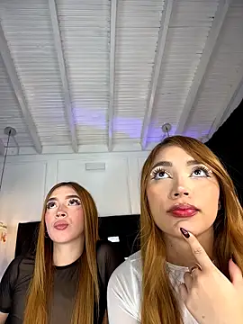 Snapshot of CyberMiaXXX chatting on March 28, 10:53 pm CyberMiaXXX online show from March 28, 10:53 pm