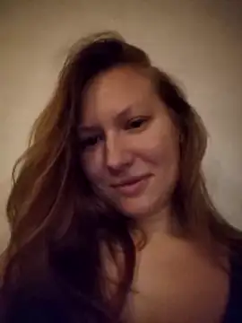 Snapshot of August_Shine chatting on March 31, 6:41 pm August Shine online show from March 31, 6:41 pm