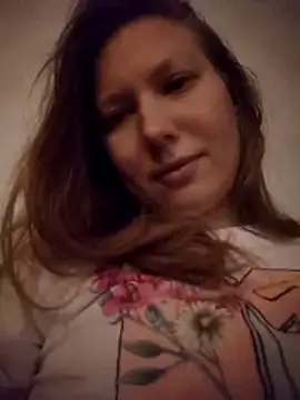 Snapshot of August_Shine chatting on April 1, 6:16 pm August Shine online show from April 1, 6:16 pm