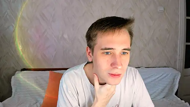 Snapshot of Alfred_bucks chatting on March 12, 9:15 am Alfred bucks online show from March 12, 9:15 am