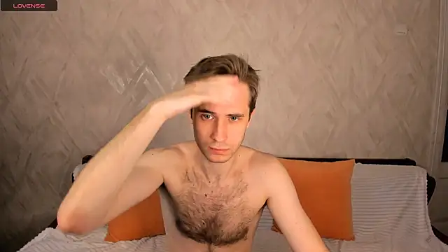 Snapshot of Alfred_bucks chatting on April 5, 3:42 pm Alfred bucks online show from April 5, 3:42 pm