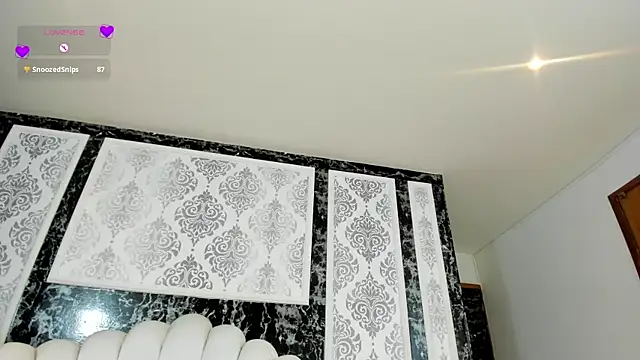 Snapshot of AngelinaAustin chatting on April 3, 4:32 am AngelinaAustin online show from April 3, 4:32 am