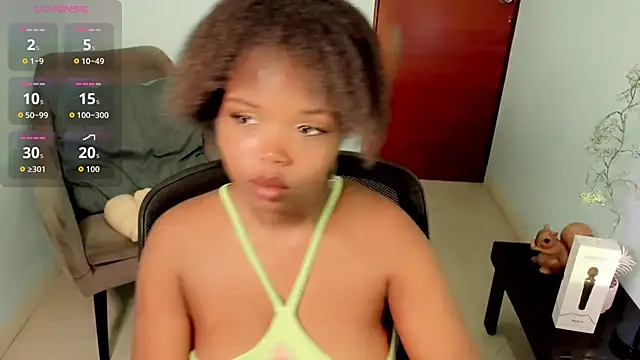 Snapshot of Mila_Kuniss chatting on March 17, 2:31 pm Mila Kuniss online show from March 17, 2:31 pm