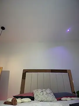 Mia Becket  online show from March 3, 10:32 am