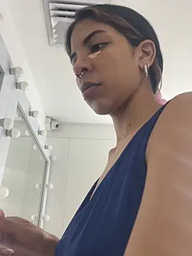 Snapshot of VioletaHills_ chatting on March 25, 12:22 pm VioletaHills online show from March 25, 12:22 pm