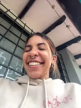 VioletaHills  online show from May 16, 12:37 pm