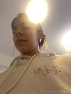 VioletaHills  online show from May 19, 11:49 am