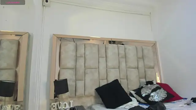 Snapshot of Titan_Moreno_ chatting on March 31, 12:05 pm Titan Moreno online show from March 31, 12:05 pm