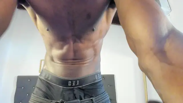 Titan Moreno  online show from May 11, 12:44 pm