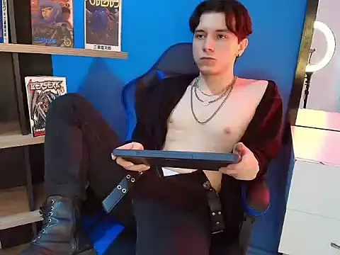 Snapshot of hollannd_ chatting on March 5, 2:57 pm hollannd online show from March 5, 2:57 pm