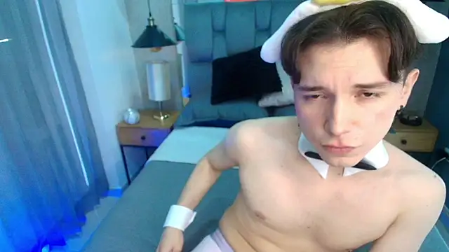 Snapshot of hollannd_ chatting on April 4, 1:19 pm hollannd online show from April 4, 1:19 pm