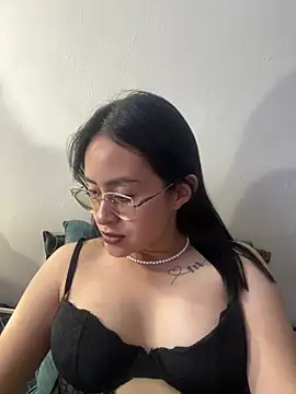 Snapshot of Anni_Rose chatting on March 12, 12:00 pm Anni Rose online show from March 12, 12:00 pm