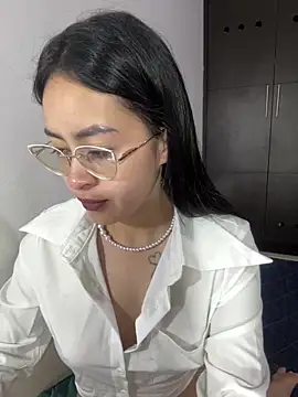 Snapshot of Anni_Rose chatting on March 18, 9:01 am Anni Rose online show from March 18, 9:01 am