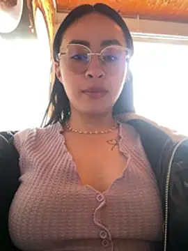 Snapshot of Anni_Rose chatting on April 7, 3:23 pm Anni Rose online show from April 7, 3:23 pm