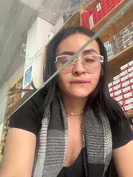 Snapshot of Anni_Rose chatting on April 8, 9:15 pm Anni Rose online show from April 8, 9:15 pm