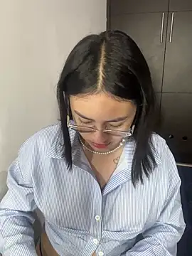 Snapshot of Anni_Rose chatting on April 9, 9:04 am Anni Rose online show from April 9, 9:04 am