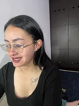 Snapshot of Anni_Rose chatting on April 11, 11:31 pm Anni Rose online show from April 11, 11:31 pm
