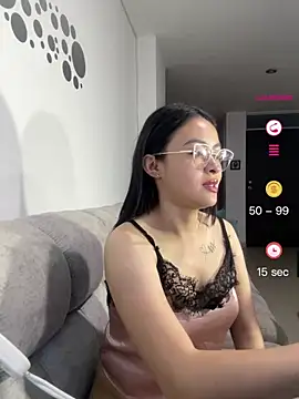 Snapshot of Anni_Rose chatting on April 23, 10:47 am Anni Rose online show from April 23, 10:47 am