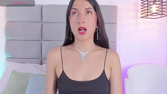 Snapshot of SensuallJenn chatting on March 20, 8:03 pm SensuallJenn online show from March 20, 8:03 pm