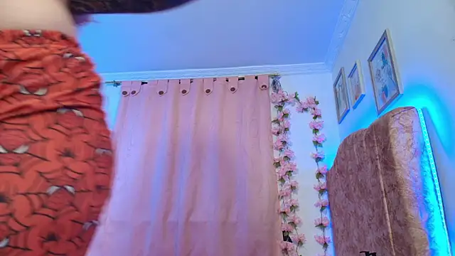 Snapshot of Evan_Rose chatting on March 6, 11:34 pm Evan Rose online show from March 6, 11:34 pm