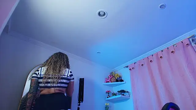 Snapshot of Evan_Rose chatting on March 21, 1:21 am Evan Rose online show from March 21, 1:21 am