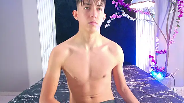 Danteandviolete cr online show from April 26, 11:30 am