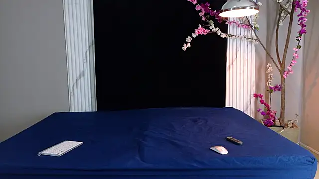 Danteandviolete cr online show from May 6, 11:37 am