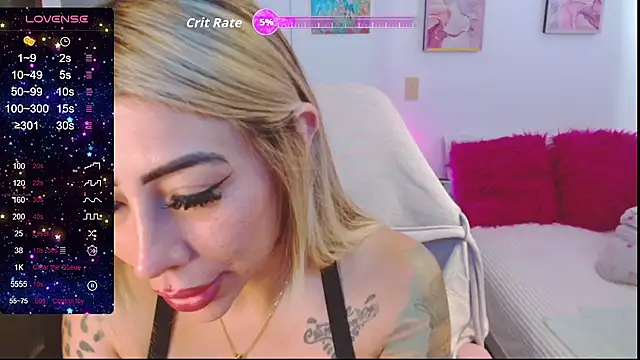 Snapshot of Martina_robertss chatting on March 24, 3:39 pm Martina robertss online show from March 24, 3:39 pm