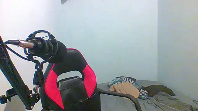 Snapshot of charles_king chatting on August 6, 8:55 pm charles king online show from August 6, 8:55 pm