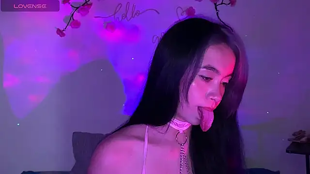 Snapshot of sweet_molly420 chatting on May 15, 11:01 pm sweet molly420 online show from May 15, 11:01 pm