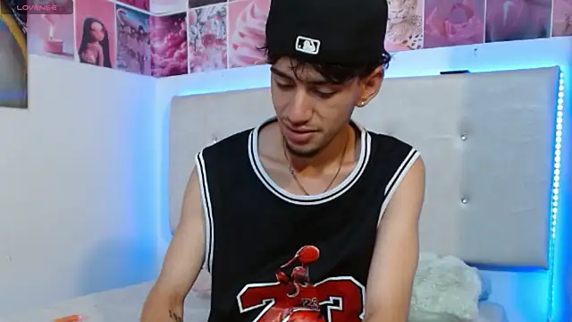 Snapshot of golden_raiden_12 chatting on March 25, 2:23 pm golden raiden 12 online show from March 25, 2:23 pm