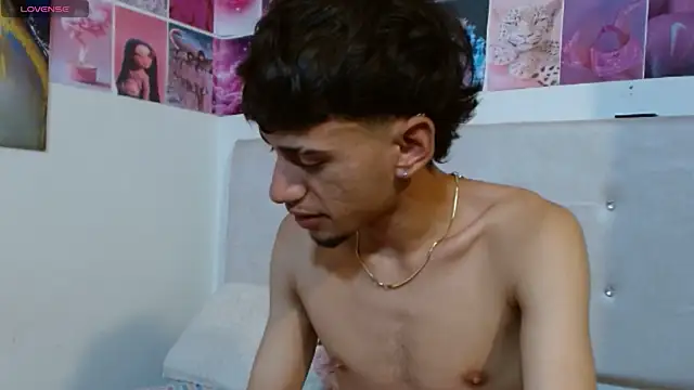 Snapshot of golden_raiden_12 chatting on March 27, 1:55 pm golden raiden 12 online show from March 27, 1:55 pm