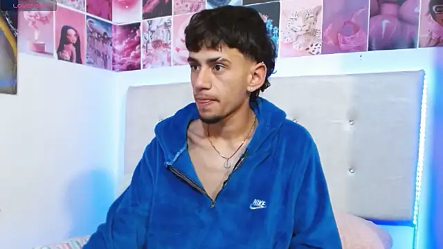 Snapshot of golden_raiden_12 chatting on March 28, 1:33 pm golden raiden 12 online show from March 28, 1:33 pm