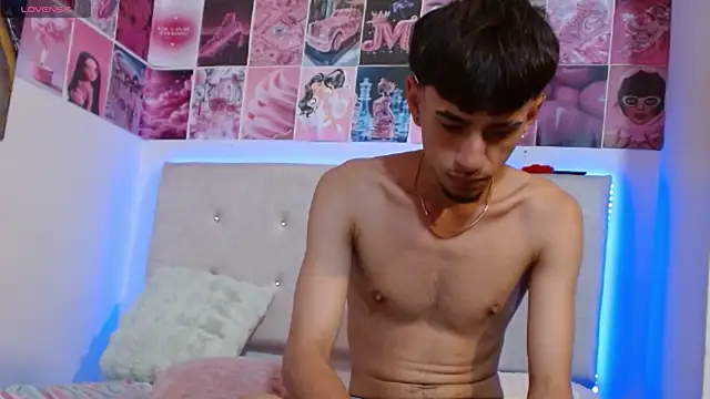 Snapshot of golden_raiden_12 chatting on March 29, 4:18 pm golden raiden 12 online show from March 29, 4:18 pm