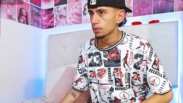 Snapshot of golden_raiden_12 chatting on March 30, 2:18 pm golden raiden 12 online show from March 30, 2:18 pm