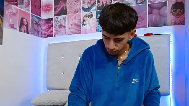 Snapshot of golden_raiden_12 chatting on March 31, 3:12 pm golden raiden 12 online show from March 31, 3:12 pm