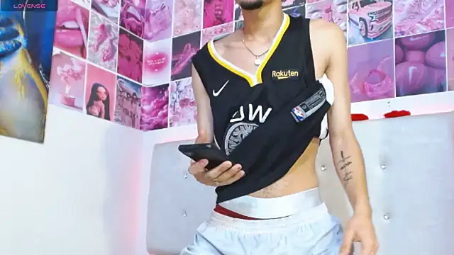 Snapshot of golden_raiden_12 chatting on April 2, 2:15 pm golden raiden 12 online show from April 2, 2:15 pm