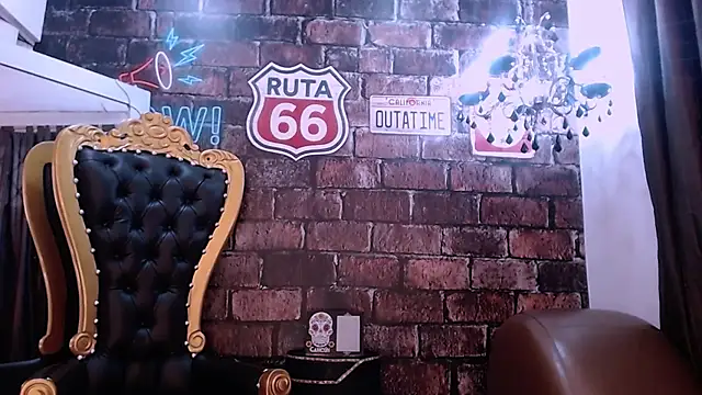 Snapshot of SolAvelary chatting on March 31, 12:16 pm SolAvelary online show from March 31, 12:16 pm